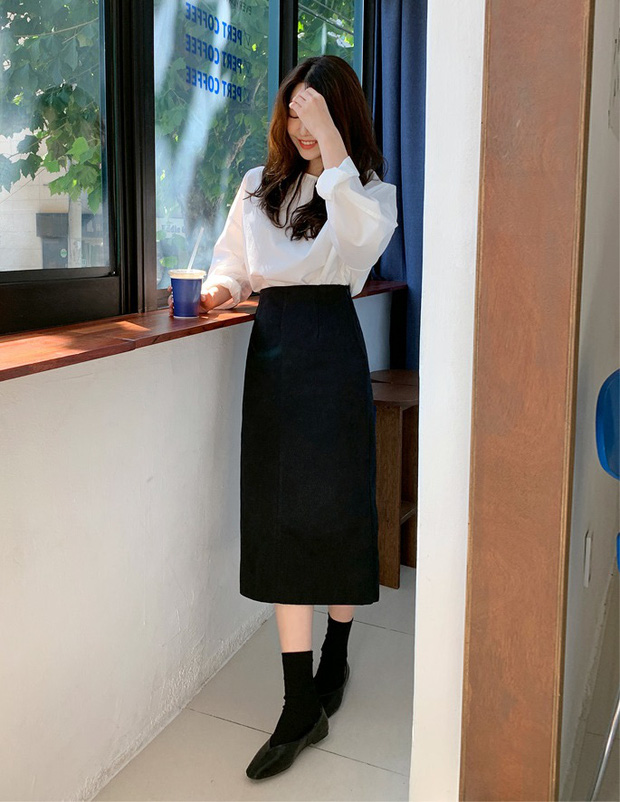 Áo blouse trơn màu đúng là chân ái của nàng công sở, có đến 10 cách diện sang xịn hết cỡ - 6 Áo blouse trơn màu đúng là chân ái của nàng công sở, có đến 10 cách diện sang xịn hết cỡ - 6