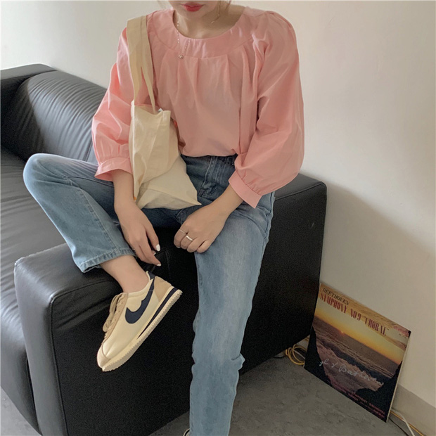 Áo blouse trơn màu đúng là chân ái của nàng công sở, có đến 10 cách diện sang xịn hết cỡ - 7 Áo blouse trơn màu đúng là chân ái của nàng công sở, có đến 10 cách diện sang xịn hết cỡ - 7