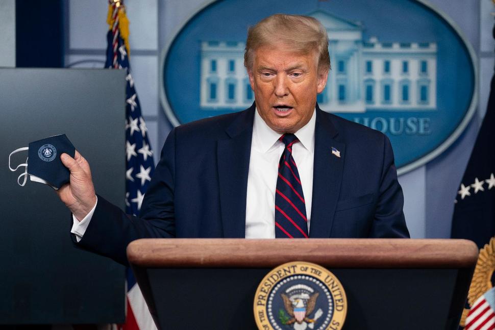Tổng thống Mỹ Donald Trump tuyên bố sẽ vaccine Covid-19 'trong vài tuần tới Tổng thống Mỹ Donald Trump tuyên bố sẽ vaccine Covid-19 'trong vài tuần tới