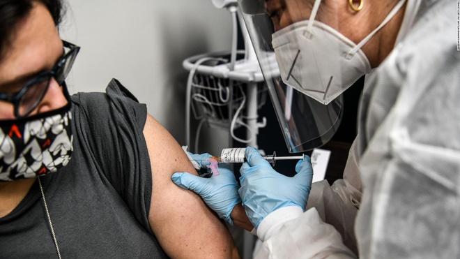 Mỹ công bố kế hoạch cung cấp vaccine miễn phí cho toàn dân