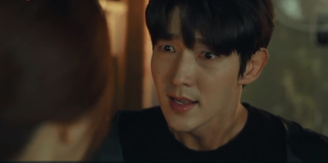 Hoa của quỷ tập 30: Fan khóc hết nước mắt khi Lee Jun Ki bị bắn vào đầu khi chưa kịp được minh oan tội giết người Hoa của quỷ tập 30: Fan khóc hết nước mắt khi Lee Jun Ki bị bắn vào đầu khi chưa kịp được minh oan tội giết người