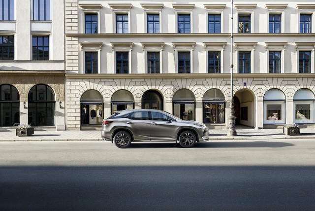 Lexus RX thêm phiên bản mới: Đẹp hơn để cạnh tranh Mercedes GLE - 4 Lexus RX thêm phiên bản mới: Đẹp hơn để cạnh tranh Mercedes GLE - 4