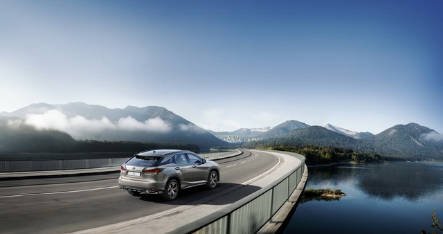 Lexus RX thêm phiên bản mới: Đẹp hơn để cạnh tranh Mercedes GLE - 5 Lexus RX thêm phiên bản mới: Đẹp hơn để cạnh tranh Mercedes GLE - 5
