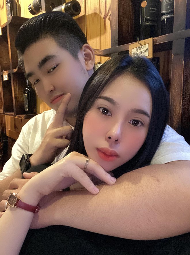 Cặp vợ chồng trẻ được trao của hồi môn 2,5 tỷ đồng cùng 49 cây vàng trong đám cưới từng gây bão mạng có cuộc sống hiện tại ra sao? - 1 Cặp vợ chồng trẻ được trao của hồi môn 2,5 tỷ đồng cùng 49 cây vàng trong đám cưới từng gây bão mạng có cuộc sống hiện tại ra sao? - 1