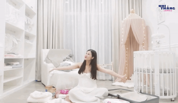 Đông Nhi tiết lộ căn phòng riêng của tiểu công chúa sắp chào đời, xịn xò không kém con gái Cường Đô La - 1 Đông Nhi tiết lộ căn phòng riêng của tiểu công chúa sắp chào đời, xịn xò không kém con gái Cường Đô La - 1