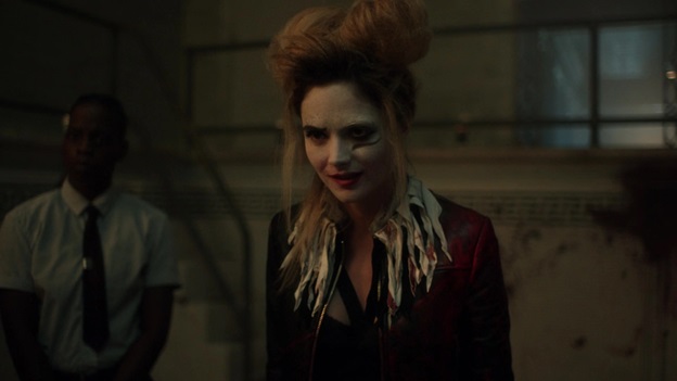 Harley Quinn phiên bản live-action người lên ngôi kẻ thất bại - 1 Harley Quinn phiên bản live-action người lên ngôi kẻ thất bại - 1