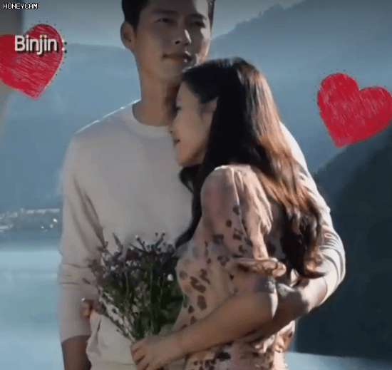 Hyun Bin bị soi bàn tay hư hỏng cố tình 'động chạm' vòng 1 của Son Ye Jin bất chấp hướng dẫn của đạo diễn - 3 Hyun Bin bị soi bàn tay hư hỏng cố tình 'động chạm' vòng 1 của Son Ye Jin bất chấp hướng dẫn của đạo diễn - 3
