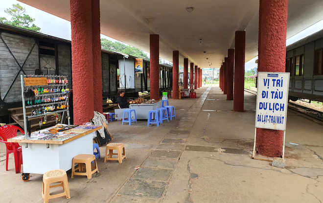 Ảnh: Bến xe Đà Lạt vắng tanh, các khu du lịch thưa thớt người đến tham quan dịp cuối tuần - 22 Ảnh: Bến xe Đà Lạt vắng tanh, các khu du lịch thưa thớt người đến tham quan dịp cuối tuần - 22