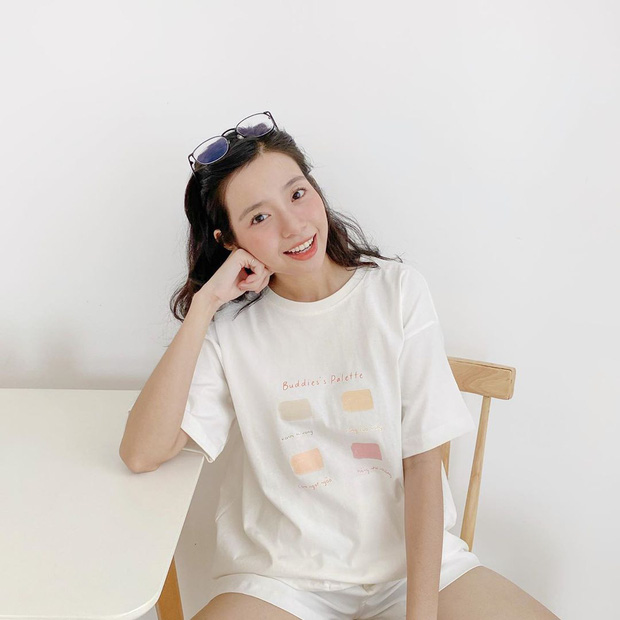 Lười mix đồ đến đâu thì bạn cũng mặc đẹp với áo phông tay lỡ, ăn diện đơn giản mà trông vẫn cá tính ra trò - 8 Lười mix đồ đến đâu thì bạn cũng mặc đẹp với áo phông tay lỡ, ăn diện đơn giản mà trông vẫn cá tính ra trò - 8