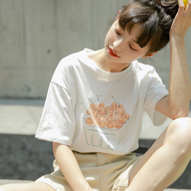 Lười mix đồ đến đâu thì bạn cũng mặc đẹp với áo phông tay lỡ, ăn diện đơn giản mà trông vẫn cá tính ra trò Lười mix đồ đến đâu thì bạn cũng mặc đẹp với áo phông tay lỡ, ăn diện đơn giản mà trông vẫn cá tính ra trò