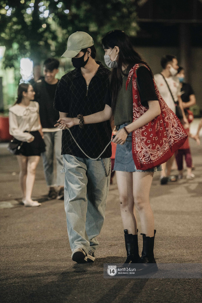Tạ Hiện trở lại ngày Hà Nội trở lạnh: Người đông nghịt không có chỗ nhích chân! - 8 Tạ Hiện trở lại ngày Hà Nội trở lạnh: Người đông nghịt không có chỗ nhích chân! - 8