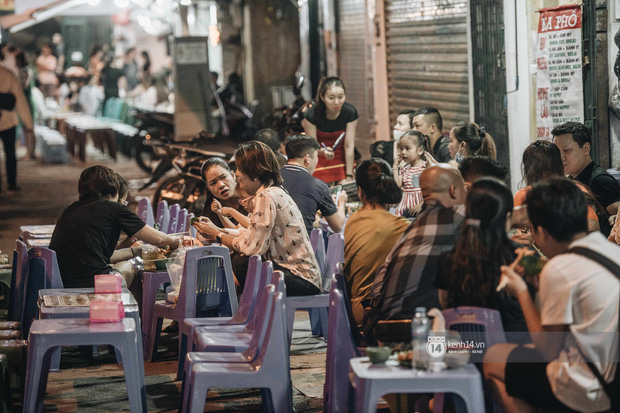 Tạ Hiện trở lại ngày Hà Nội trở lạnh: Người đông nghịt không có chỗ nhích chân! - 16 Tạ Hiện trở lại ngày Hà Nội trở lạnh: Người đông nghịt không có chỗ nhích chân! - 16