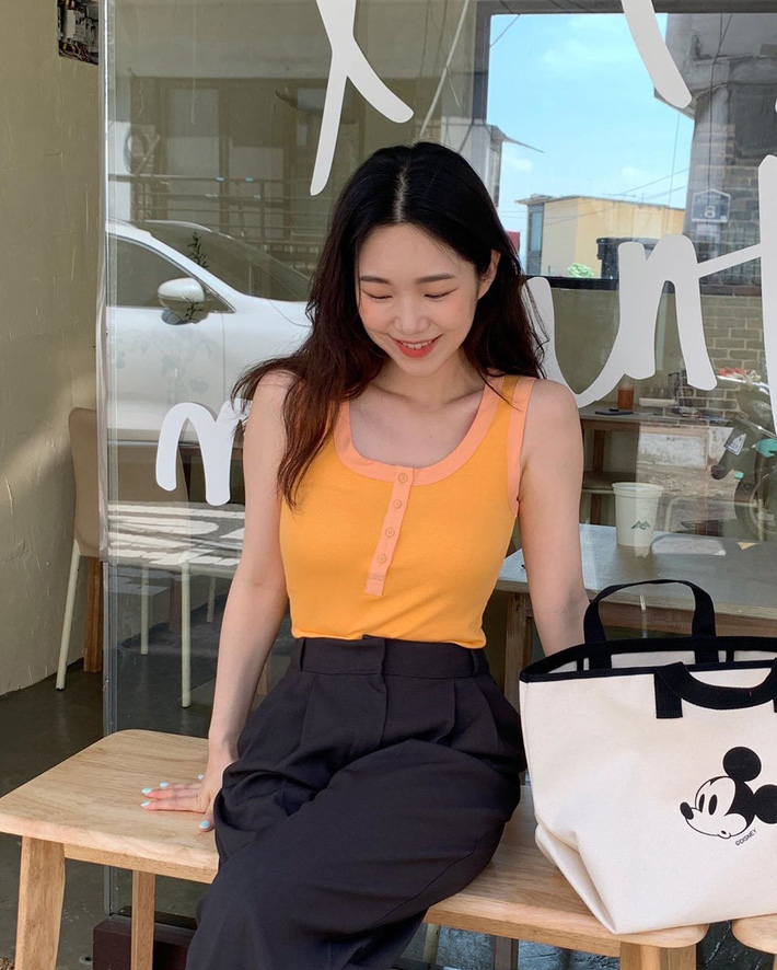 Sắm quần âu ống rộng là 'lời' nhất: Mix cùng áo hè hay thu cũng xinh tươi, còn hack dáng đẹp tức thì - 7 Sắm quần âu ống rộng là 'lời' nhất: Mix cùng áo hè hay thu cũng xinh tươi, còn hack dáng đẹp tức thì - 7