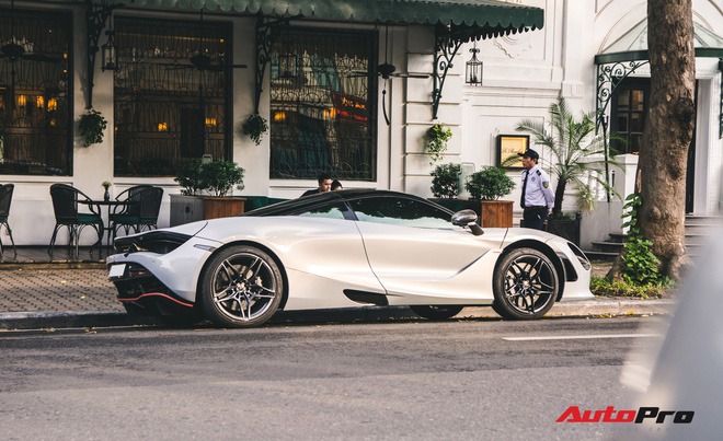 Kể từ khi chiếc McLaren 720S đầu tiên về Việt Nam vào năm 2017 tới nay, chưa có một chiếc nào có màu sơn hồng khiến không ít người cảm thấy ngạc nhiên - 1 Kể từ khi chiếc McLaren 720S đầu tiên về Việt Nam vào năm 2017 tới nay, chưa có một chiếc nào có màu sơn hồng khiến không ít người cảm thấy ngạc nhiên - 1