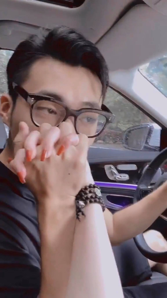 Rich kid Hà thành của NALA nhập hội nghiện bồ: Kè kè từ trên mạng đến ngoài đời, hễ rảnh là khen bạn gái tới tấp - 7 Rich kid Hà thành của NALA nhập hội nghiện bồ: Kè kè từ trên mạng đến ngoài đời, hễ rảnh là khen bạn gái tới tấp - 7