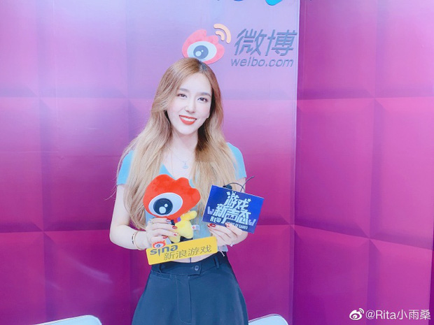 Để mặt mộc livestream vẫn xinh đẹp hút hồn, nữ streamer được fan donate cả trăm triệu - 9 Để mặt mộc livestream vẫn xinh đẹp hút hồn, nữ streamer được fan donate cả trăm triệu - 9