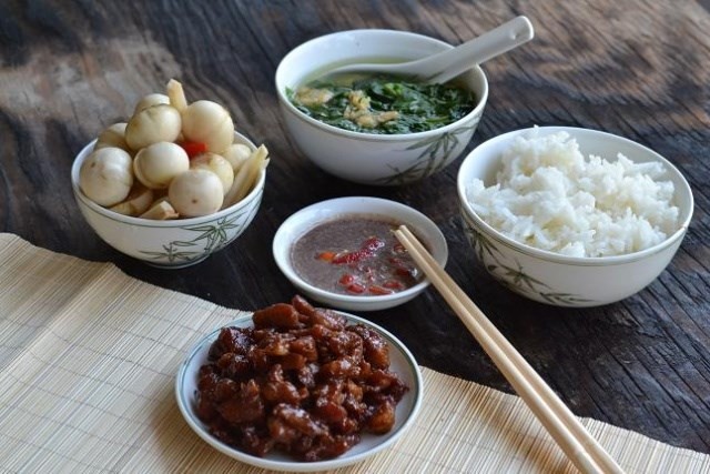 3 kiểu ăn cơm cực tai hại mà người Việt cần phải từ bỏ ngay trước khi làm 'mòn bao tử' và rước thêm cả tá bệnh cho mình 3 kiểu ăn cơm cực tai hại mà người Việt cần phải từ bỏ ngay trước khi làm 'mòn bao tử' và rước thêm cả tá bệnh cho mình