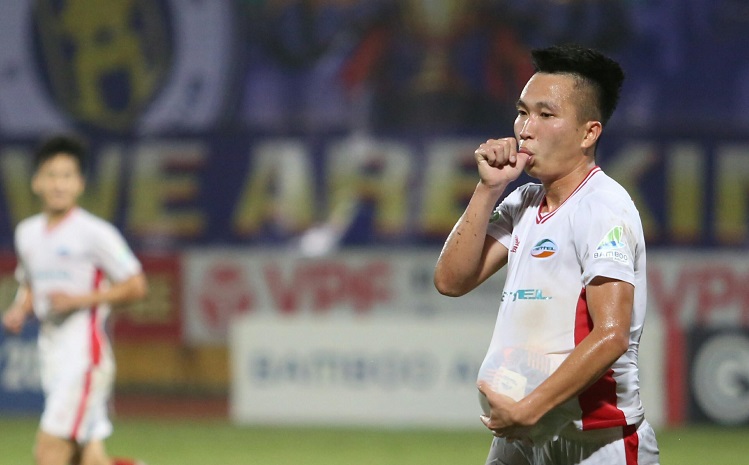 Quang Hải ghi 'bàn thắng vàng', Hà Nội FC đánh bại Viettel để bảo vệ thành công ngôi vô địch Cúp Quốc gia - 1 Quang Hải ghi 'bàn thắng vàng', Hà Nội FC đánh bại Viettel để bảo vệ thành công ngôi vô địch Cúp Quốc gia - 1