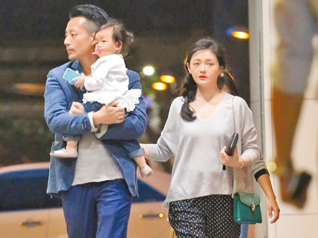 'Nước mắt hào môn' của Từ Hy Viên: Mang danh 'tiểu tam' cướp người yêu của bạn thân, bị mẹ chồng ép thành máy đẻ và cuộc hôn nhân nguội lạnh bên người chồng phản bội? - 12 'Nước mắt hào môn' của Từ Hy Viên: Mang danh 'tiểu tam' cướp người yêu của bạn thân, bị mẹ chồng ép thành máy đẻ và cuộc hôn nhân nguội lạnh bên người chồng phản bội? - 12