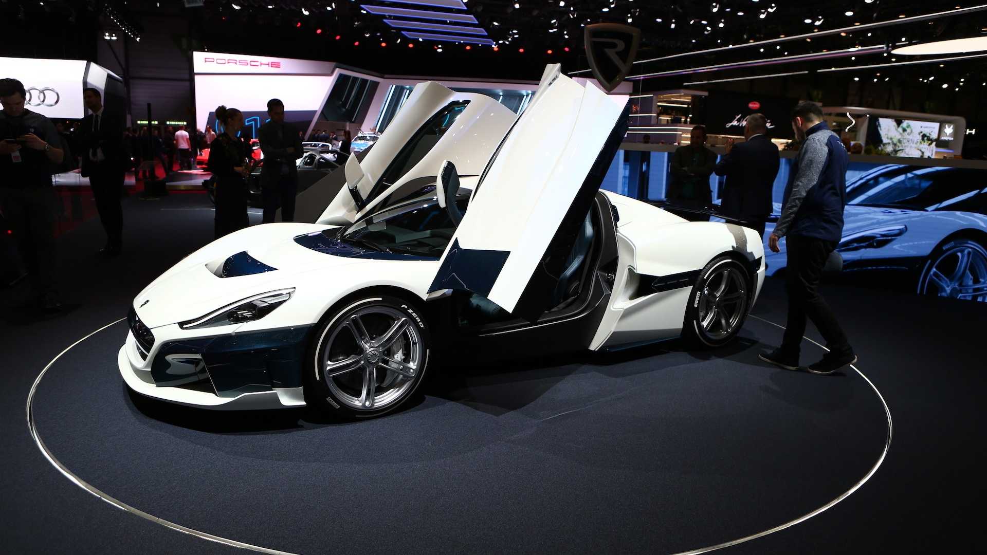 Bugatti im lặng trước tin đồn bị Volkswagen đem bán - 1 Bugatti im lặng trước tin đồn bị Volkswagen đem bán - 1