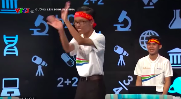 Dàn thí sinh Olympia gây tranh cãi: Quán quân 2020 bị 'ném đá' tự tin thái quá, không lễ phép, nam sinh khóc nức nở bị chê giả tạo - 2 Dàn thí sinh Olympia gây tranh cãi: Quán quân 2020 bị 'ném đá' tự tin thái quá, không lễ phép, nam sinh khóc nức nở bị chê giả tạo - 2