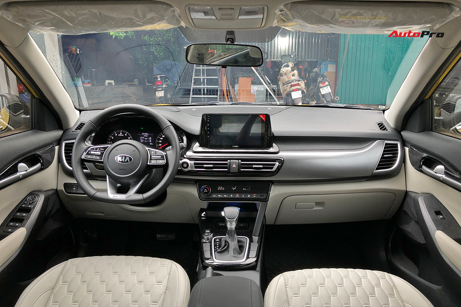 Kia Seltos đầu tiên Việt Nam lột xác nội thất giống bản Hàn Quốc: Thay hơn 20 chi tiết, tốn hơn 20 triệu đồng - 8 Kia Seltos đầu tiên Việt Nam lột xác nội thất giống bản Hàn Quốc: Thay hơn 20 chi tiết, tốn hơn 20 triệu đồng - 8