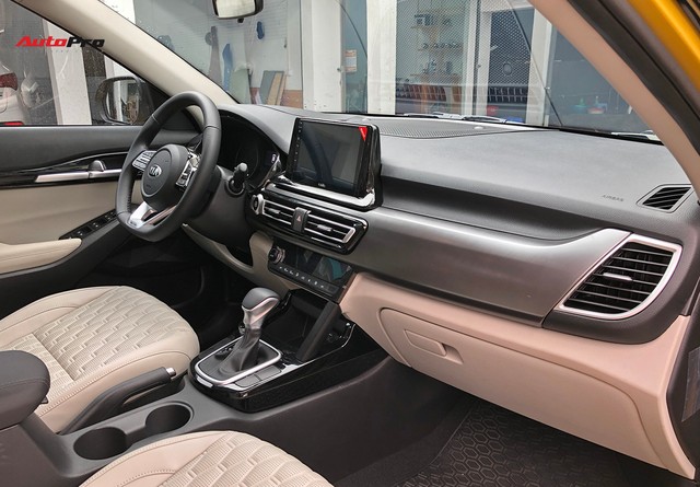 Kia Seltos đầu tiên Việt Nam lột xác nội thất giống bản Hàn Quốc: Thay hơn 20 chi tiết, tốn hơn 20 triệu đồng - 11 Kia Seltos đầu tiên Việt Nam lột xác nội thất giống bản Hàn Quốc: Thay hơn 20 chi tiết, tốn hơn 20 triệu đồng - 11