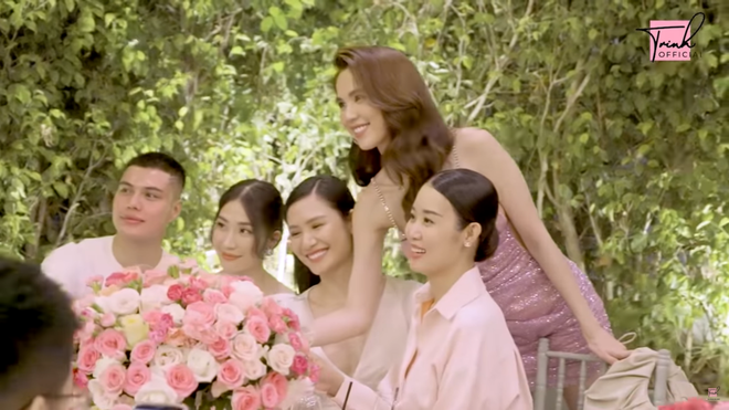 'Ngay cả mượn tiền tôi cũng chưa bao giờ mượn của chị Ngọc Trinh' 'Ngay cả mượn tiền tôi cũng chưa bao giờ mượn của chị Ngọc Trinh'