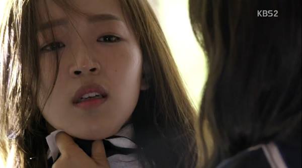 'Ngọc nữ' Kim So Hyun từng đóng phim kể về bi kịch bị bắt nạt đến mức tự tử: Cuộc lội ngược dòng ngoạn mục khiến khán giả xúc động mạnh mẽ - 9 'Ngọc nữ' Kim So Hyun từng đóng phim kể về bi kịch bị bắt nạt đến mức tự tử: Cuộc lội ngược dòng ngoạn mục khiến khán giả xúc động mạnh mẽ - 9