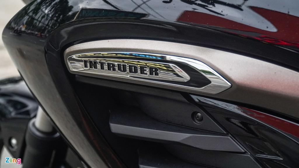 Suzuki Intruder 150 được ra mắt tại Việt Nam, giá 90 triệu đồng - 7 Suzuki Intruder 150 được ra mắt tại Việt Nam, giá 90 triệu đồng - 7