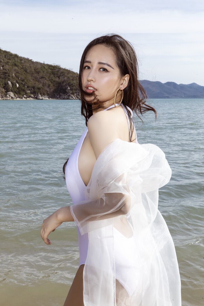 Mai Phương Thúy tung ảnh diện bikini nóng bỏng - 7 Mai Phương Thúy tung ảnh diện bikini nóng bỏng - 7