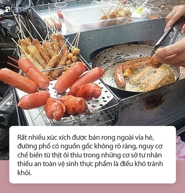 Xúc xích vỉa hè: Cẩn trọng vì không rõ nguồn gốc, màu sắc lạ và ẩn chứa nguy cơ ung thư - 1 Xúc xích vỉa hè: Cẩn trọng vì không rõ nguồn gốc, màu sắc lạ và ẩn chứa nguy cơ ung thư - 1
