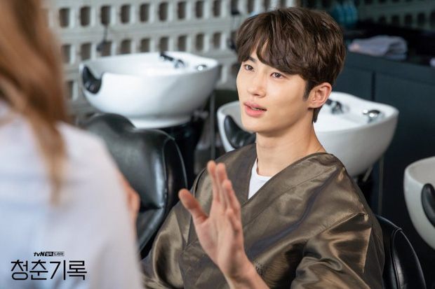 'Thính' đam mỹ lấp ló ở Record of Youth: Park Bo Gum có công tử xịn theo đuổi, 'tỏ tình' ngay tập 1 luôn mới ngầu - 7 'Thính' đam mỹ lấp ló ở Record of Youth: Park Bo Gum có công tử xịn theo đuổi, 'tỏ tình' ngay tập 1 luôn mới ngầu - 7