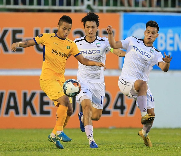 Đấu quân bầu Đức ngày V.League trở lại, sân Vinh mở cửa tự do 3 khán đài đón khán giả Đấu quân bầu Đức ngày V.League trở lại, sân Vinh mở cửa tự do 3 khán đài đón khán giả