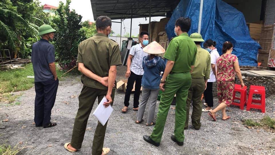 Phát hiện bé sơ sinh tử vong trong túi nilon vứt ngoài ruộng - 1 Phát hiện bé sơ sinh tử vong trong túi nilon vứt ngoài ruộng - 1
