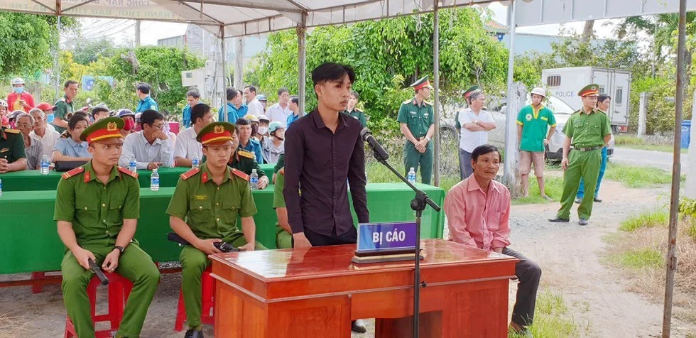 9X Bến Tre bị phạt 9 tháng tù vì trốn nghĩa vụ quân sự 9X Bến Tre bị phạt 9 tháng tù vì trốn nghĩa vụ quân sự