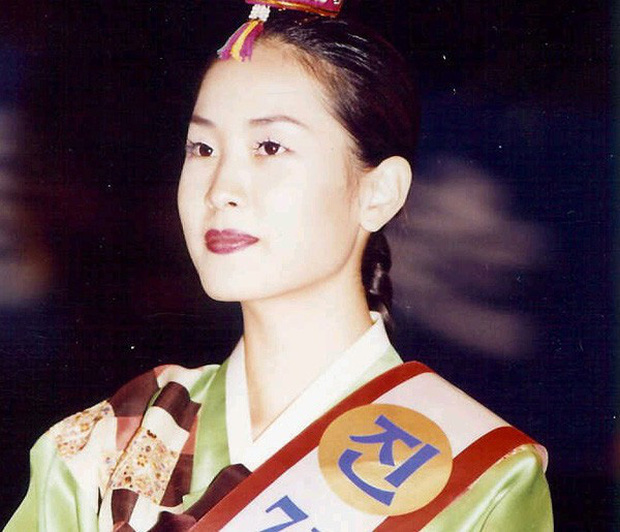 Mỹ nhân 'dao kéo' thị phi nhất Kbiz Lee Da Hae: Hiện tượng 1 thời sụp đổ vì nghi án bán dâm, tình yêu bất ngờ với ca sĩ 'mát xa đèn mờ' - 1 Mỹ nhân 'dao kéo' thị phi nhất Kbiz Lee Da Hae: Hiện tượng 1 thời sụp đổ vì nghi án bán dâm, tình yêu bất ngờ với ca sĩ 'mát xa đèn mờ' - 1