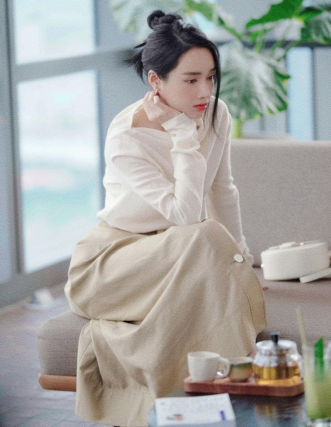 Nhã Phương quả là mẹ bỉm 'tắc kè hoa': Hôm trước sexy nay kín đáo vẫn nổi bần bật, nhan sắc ngày càng thăng hạng - 4 Nhã Phương quả là mẹ bỉm 'tắc kè hoa': Hôm trước sexy nay kín đáo vẫn nổi bần bật, nhan sắc ngày càng thăng hạng - 4