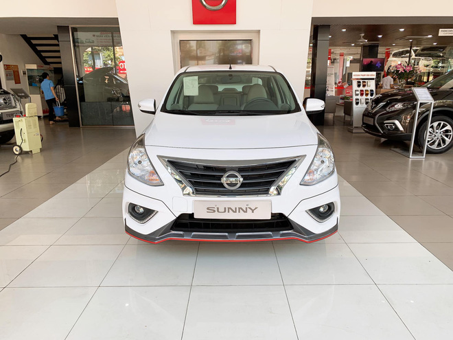 Đại lý ồ ạt xả kho Nissan Sunny với mức giảm kỷ lục: Giá từ 355 triệu đồng, thấp chưa từng thấy, ngang ngửa Kia Morning - 1 Đại lý ồ ạt xả kho Nissan Sunny với mức giảm kỷ lục: Giá từ 355 triệu đồng, thấp chưa từng thấy, ngang ngửa Kia Morning - 1