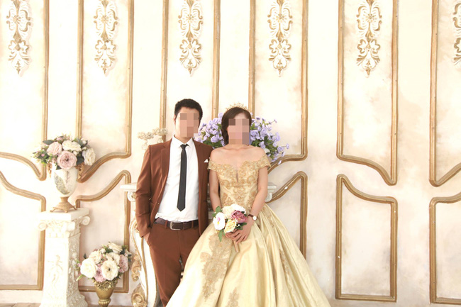 Bắt gặp chồng ngoại tình, vợ lẳng lặng xếp cờ tự chơi trong lúc chờ đôi tình nhân mặc lại áo quần, hành động tiếp sau 'căng' đến mức họ lao vào nhục mạ nhau tanh bành Bắt gặp chồng ngoại tình, vợ lẳng lặng xếp cờ tự chơi trong lúc chờ đôi tình nhân mặc lại áo quần, hành động tiếp sau 'căng' đến mức họ lao vào nhục mạ nhau tanh bành
