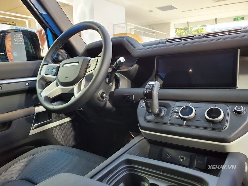 Land Rover Defender hoàn toàn mới đã có mặt tại thủ đô Hà Nội - 3 Land Rover Defender hoàn toàn mới đã có mặt tại thủ đô Hà Nội - 3