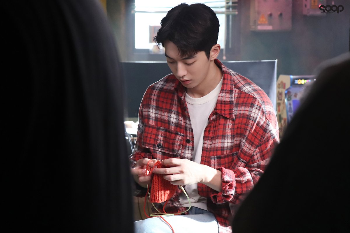 Suzy gây sốt với nhan sắc trẻ trung như học sinh trong loạt ảnh hậu trường phim mới - 16 Suzy gây sốt với nhan sắc trẻ trung như học sinh trong loạt ảnh hậu trường phim mới - 16