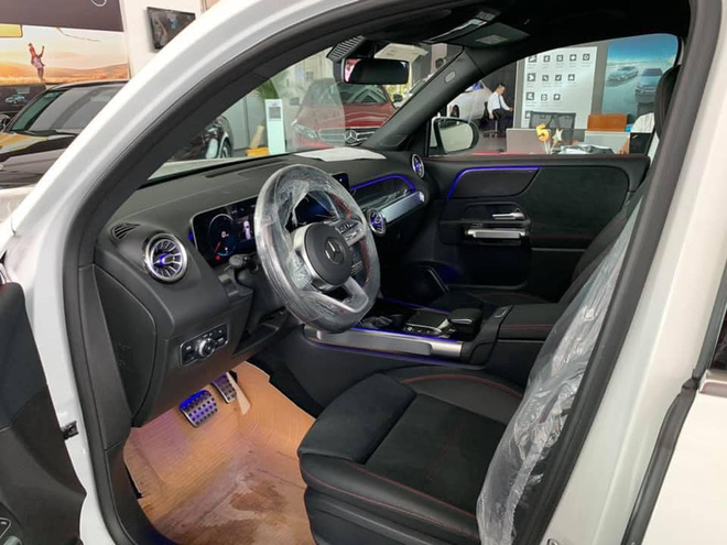 Mercedes-Benz GLB lộ diện ngoài đời thực tại Việt Nam: Dáng vuông vức bề thế, nội thất 'xịn' hơn công bố - 10 Mercedes-Benz GLB lộ diện ngoài đời thực tại Việt Nam: Dáng vuông vức bề thế, nội thất 'xịn' hơn công bố - 10