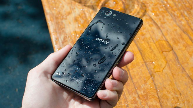 Nhìn lại Sony Xperia Z1 Compact: Kẻ nổi loạn tí hon trong thời đại những tên khổng lồ - 7 Nhìn lại Sony Xperia Z1 Compact: Kẻ nổi loạn tí hon trong thời đại những tên khổng lồ - 7