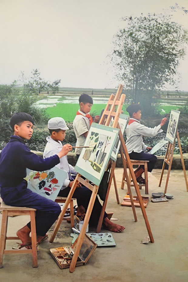 Chùm ảnh quý về thời học sinh 50 năm trước của ông cha ta: Khi chưa có công nghệ, niềm vui thật trọn vẹn - 3 Chùm ảnh quý về thời học sinh 50 năm trước của ông cha ta: Khi chưa có công nghệ, niềm vui thật trọn vẹn - 3