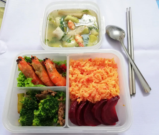 Cô vợ dậy từ 5 sáng mỗi ngày nấu cơm cho chồng mang đi làm, tốn chừng 30k/ ngày mà ngon thế - 6 Cô vợ dậy từ 5 sáng mỗi ngày nấu cơm cho chồng mang đi làm, tốn chừng 30k/ ngày mà ngon thế - 6