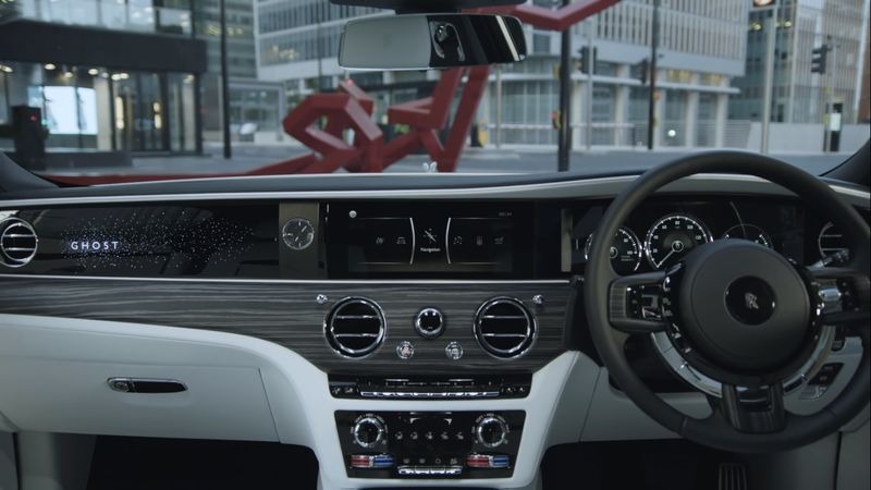 Rolls-Royce Ghost 2021 hoàn hảo đến mức 'không còn là cái bóng của Phantom' - 2 Rolls-Royce Ghost 2021 hoàn hảo đến mức 'không còn là cái bóng của Phantom' - 2