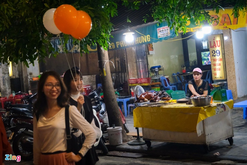 Ảnh: Tìm về Trung Thu tuổi thơ ở phố cổ Hà Nội - 22 Ảnh: Tìm về Trung Thu tuổi thơ ở phố cổ Hà Nội - 22
