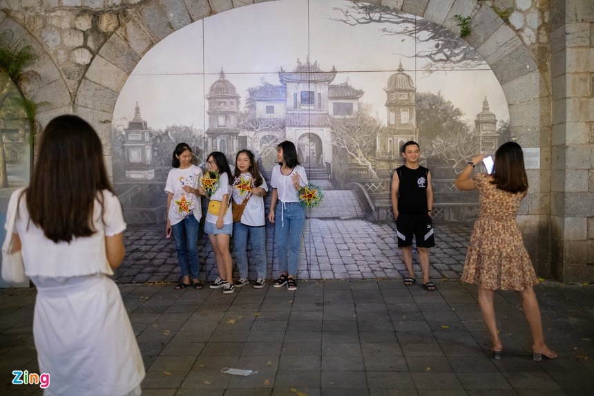 Ảnh: Tìm về Trung Thu tuổi thơ ở phố cổ Hà Nội - 23 Ảnh: Tìm về Trung Thu tuổi thơ ở phố cổ Hà Nội - 23