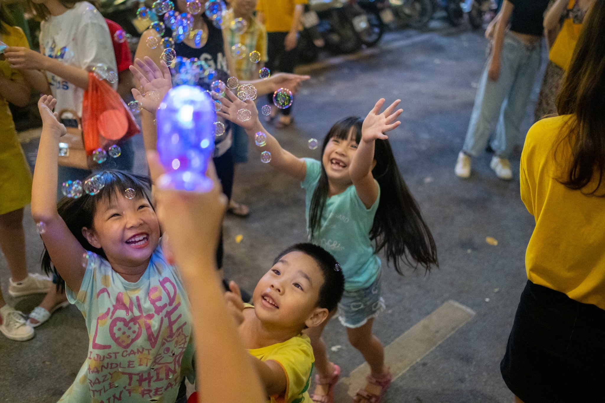 Ảnh: Tìm về Trung Thu tuổi thơ ở phố cổ Hà Nội - 24 Ảnh: Tìm về Trung Thu tuổi thơ ở phố cổ Hà Nội - 24
